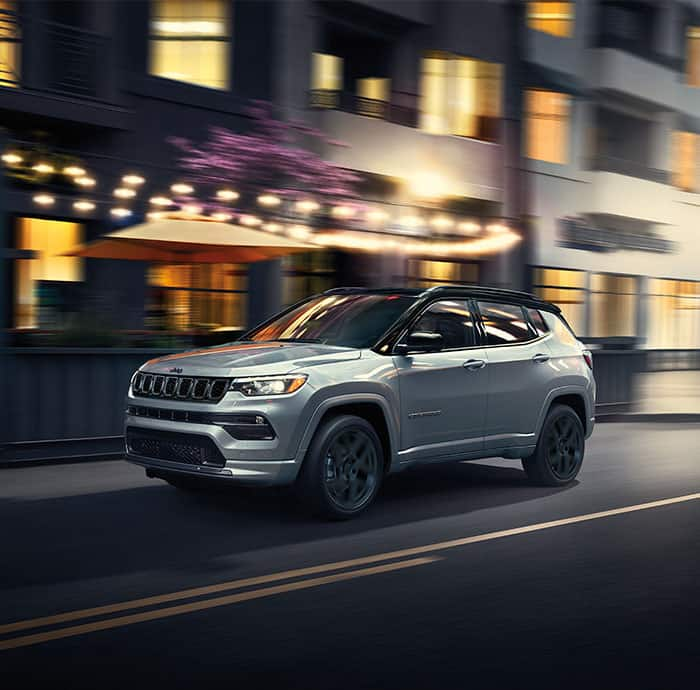 Compara los SUV Jeep® Compass 2025 versus la competencia