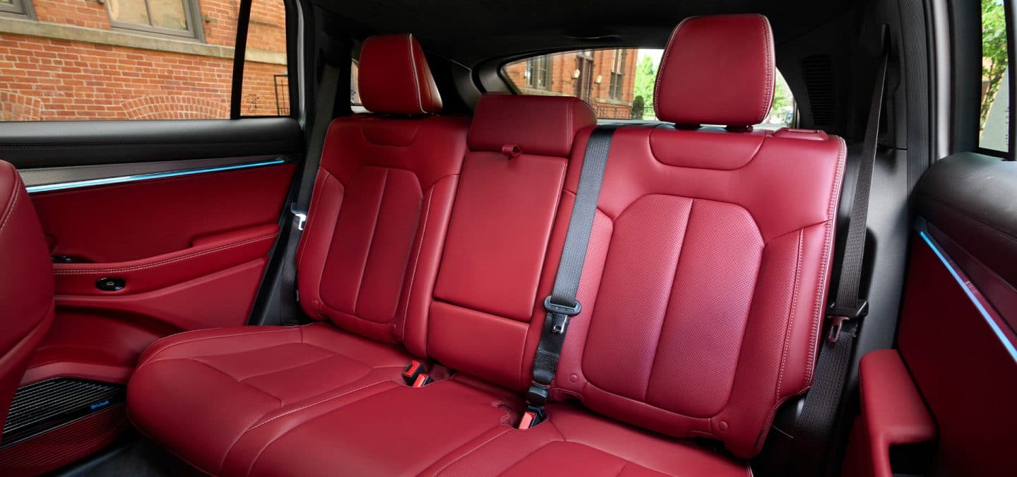 Display The red rear seats in a 2025 Jeep Wagoneer S Launch Edition.